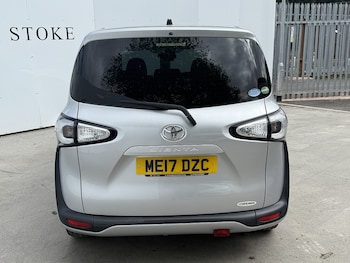 Used Toyota Sienta 2017 for sale - 76047032: Photo