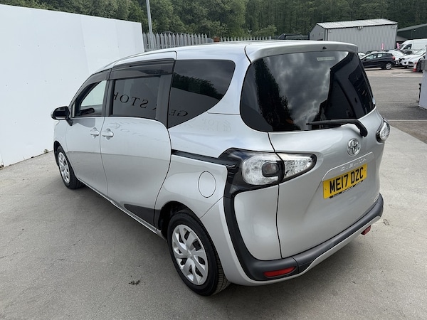 Used Toyota Sienta 2025 for sale - 76047032: Photo 5