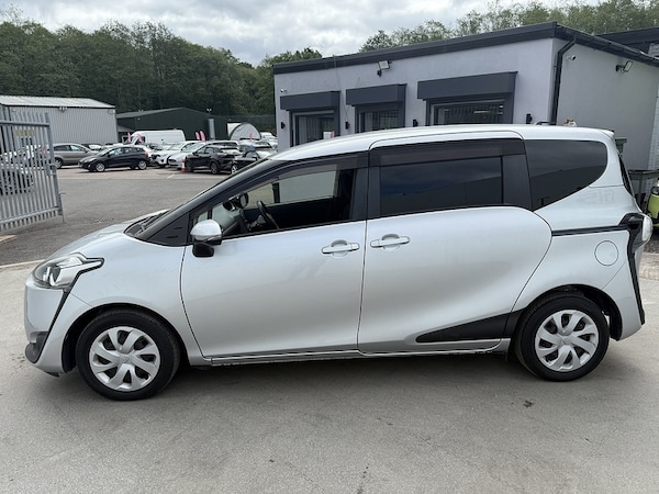 Used Toyota Sienta 2025 for sale - 76047032: Photo 6