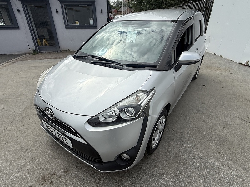 Used Toyota Sienta 2025 for sale - 76047032: Photo 7