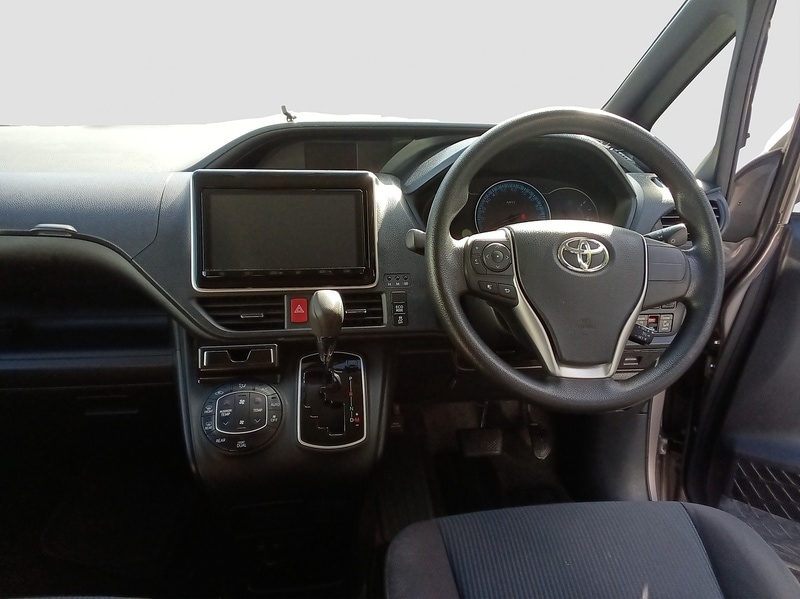 Used Toyota Voxy for sale - 76232380: Photo 11