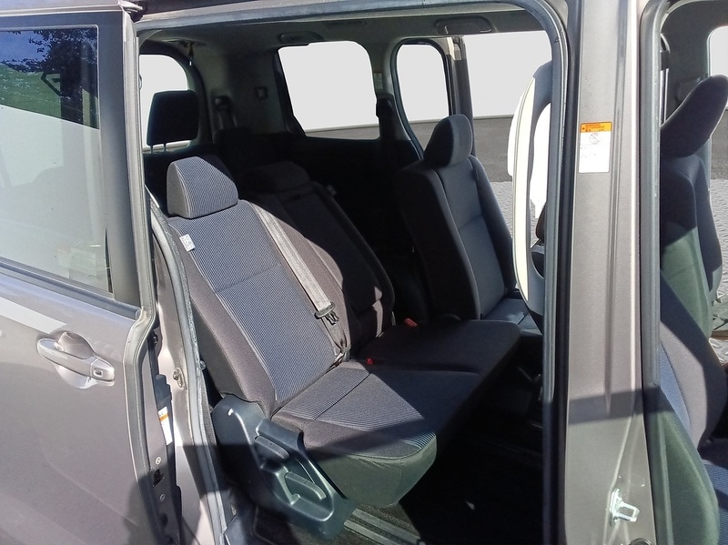 Used Toyota Voxy for sale - 76232380: Photo 17