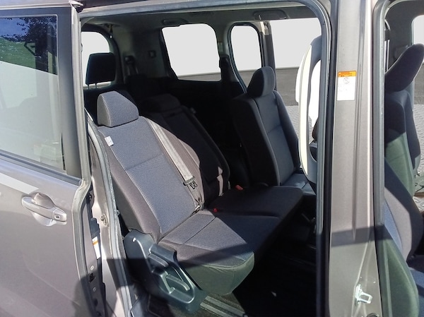 Used Toyota Voxy for sale - 76232380: Photo 17