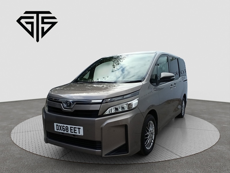 Used Toyota Voxy for sale - 76232380: Photo 6