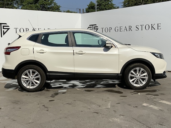 Used Nissan Qashqai 2017 for sale - 68499182: Photo 8