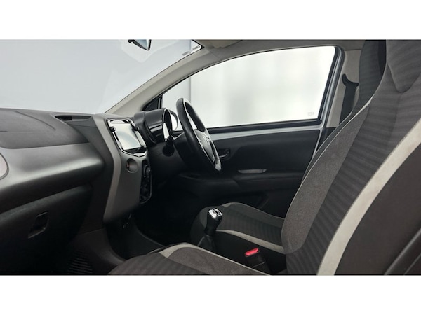 Used Toyota AYGO 2019 for sale - 76047046: Photo 2