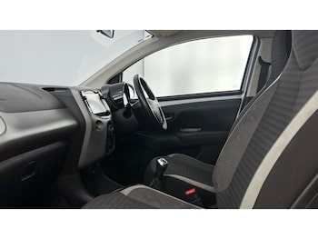 Used Toyota AYGO 2019 for sale - 76047046: Photo 2