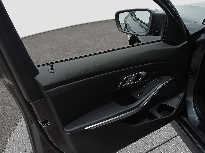 Used BMW 3 Series 2022 for sale - 76492146: Photo 11