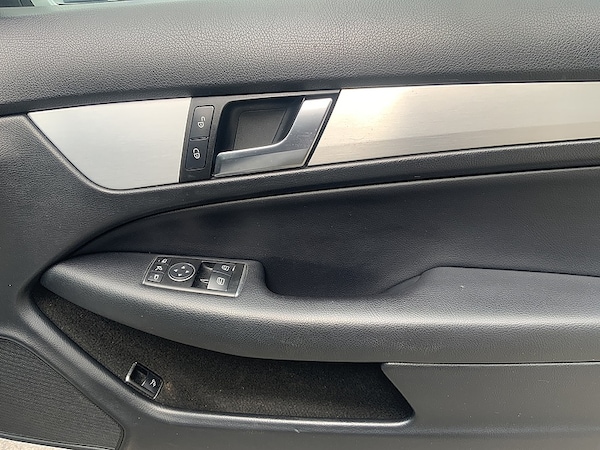 Used Mercedes-Benz C Class 2012 for sale - 68255662: Photo 9