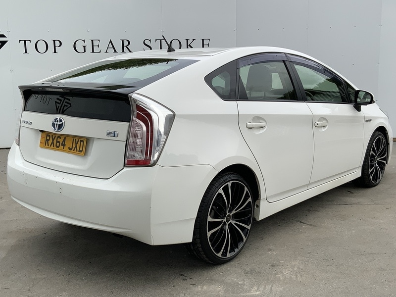 Used Toyota Prius 2020 for sale - 76047101: Photo 12