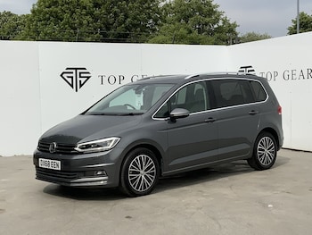Used Volkswagen Touran 2018 for sale - 76047005: Photo