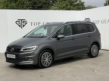 Used Volkswagen Touran 2018 for sale - 76047005: Photo