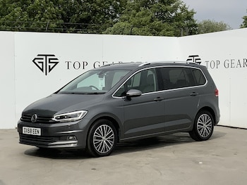 Used Volkswagen Touran 2018 for sale - 76047005: Photo