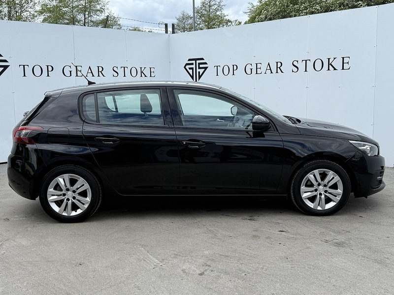Used Peugeot 308 2018 for sale - 76047087: Photo 2