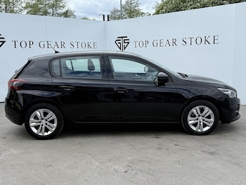 Used Peugeot 308 2018 for sale - 76047087: Photo