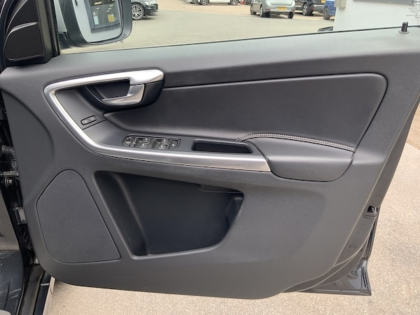 Used Volvo XC60 2015 for sale - 74997172: Photo 18