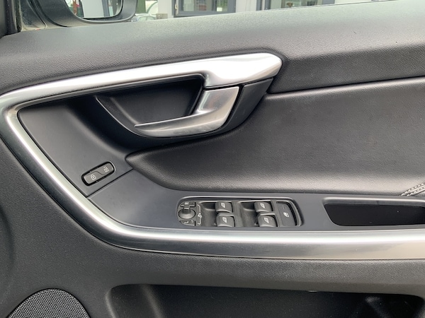 Used Volvo XC60 2015 for sale - 74997172: Photo 41