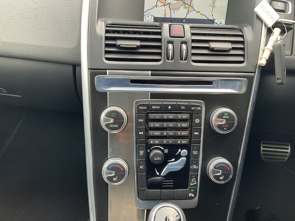 Used Volvo XC60 2015 for sale - 74997172: Photo 51
