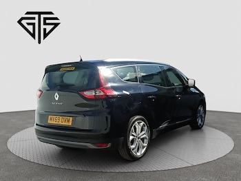 Used Renault Grand Scenic 2020 for sale - 75983140: Photo
