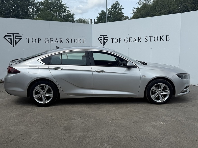 Used Vauxhall Insignia 2020 for sale - 76047018: Photo 3