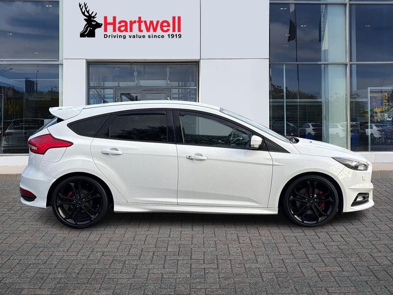 Used Ford Focus 2017 for sale - 77195422: Photo 2