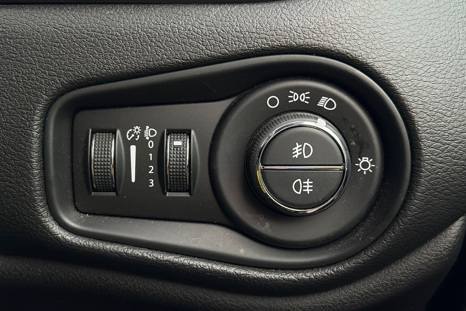 Used Jeep Renegade 2019 for sale - 76874266: Photo 31