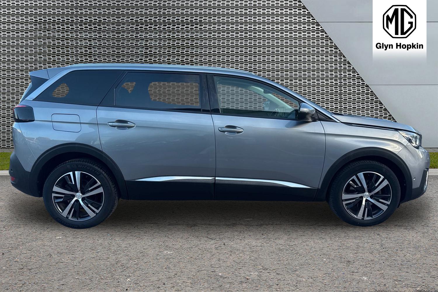 Used Peugeot 5008 2020 for sale - 76015095: Photo 2