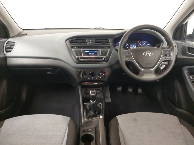 Used Hyundai i20 2015 for sale - 76518722: Photo 2