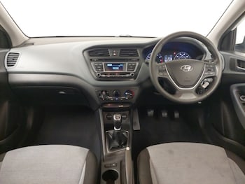 Used Hyundai i20 2015 for sale - 76518722: Photo