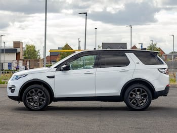 Used Land Rover Discovery Sport 2017 for sale - 79691453: Photo