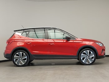 Used SEAT Arona 2024 for sale - 76427469: Photo