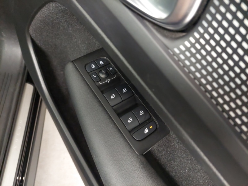 Used Volvo XC40 2021 for sale - 76589424: Photo 12