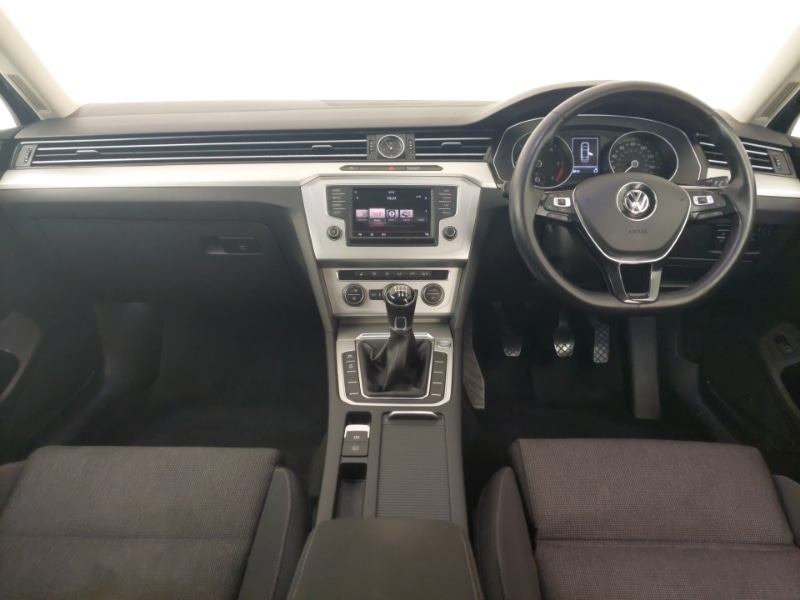 Used Volkswagen Passat 2015 for sale - 77999811: Photo 2