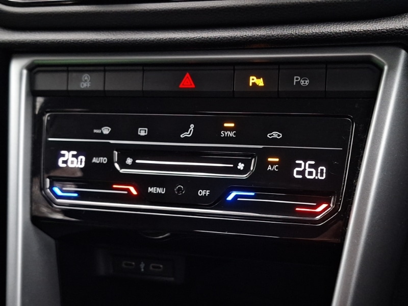 Used Volkswagen T-Roc 2023 for sale - 77596270: Photo 13