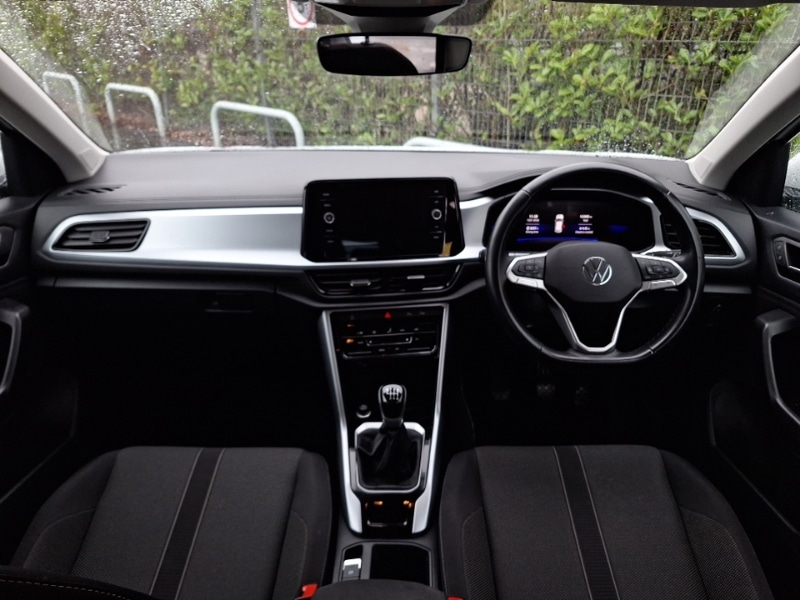 Used Volkswagen T-Roc 2023 for sale - 77596270: Photo 2