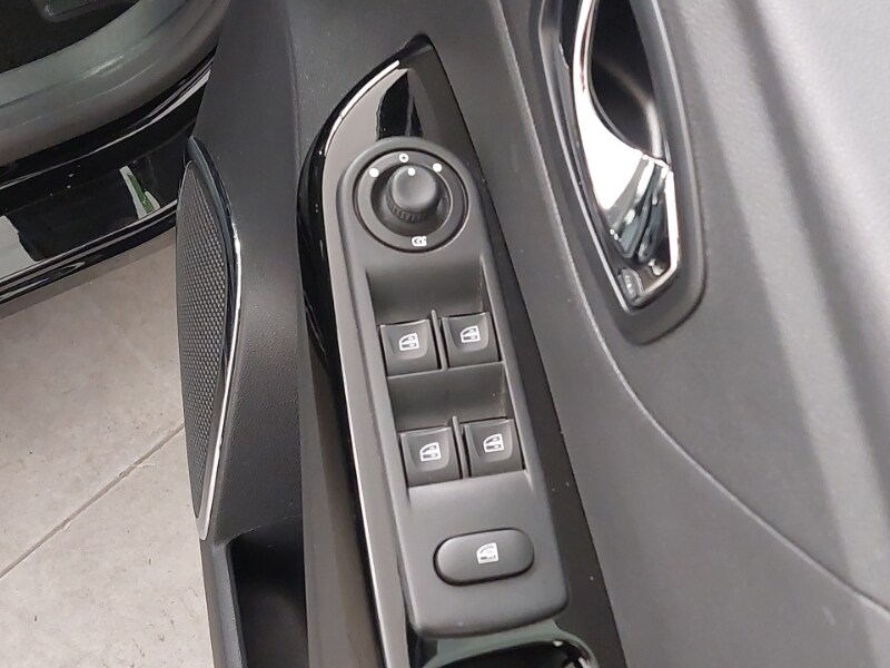 Used Renault Captur 2017 for sale - 77652063: Photo 12