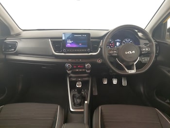 Used Kia Stonic 2023 for sale - 78740573: Photo