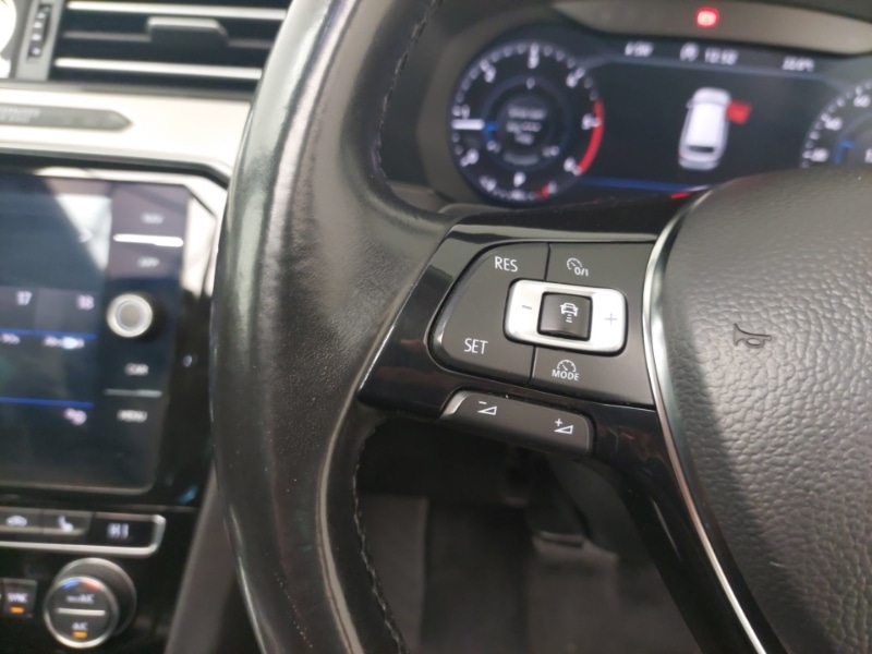 Used Volkswagen Passat 2018 for sale - 76556107: Photo 15