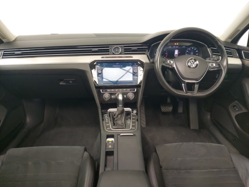 Used Volkswagen Passat 2018 for sale - 76556107: Photo 2