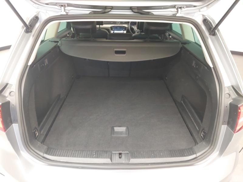 Used Volkswagen Passat 2018 for sale - 76556107: Photo 8