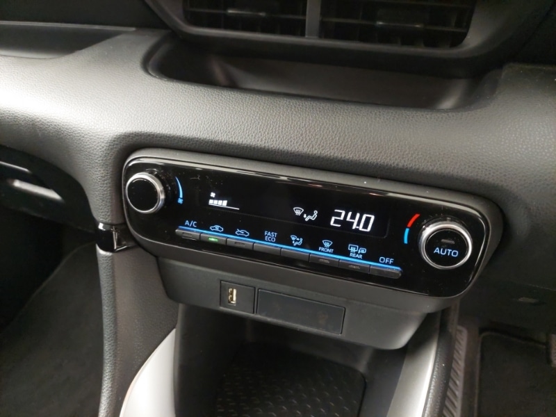 Used Toyota Yaris 2022 for sale - 76726300: Photo 17