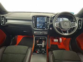 Used Volvo XC40 2018 for sale - 79144235: Photo