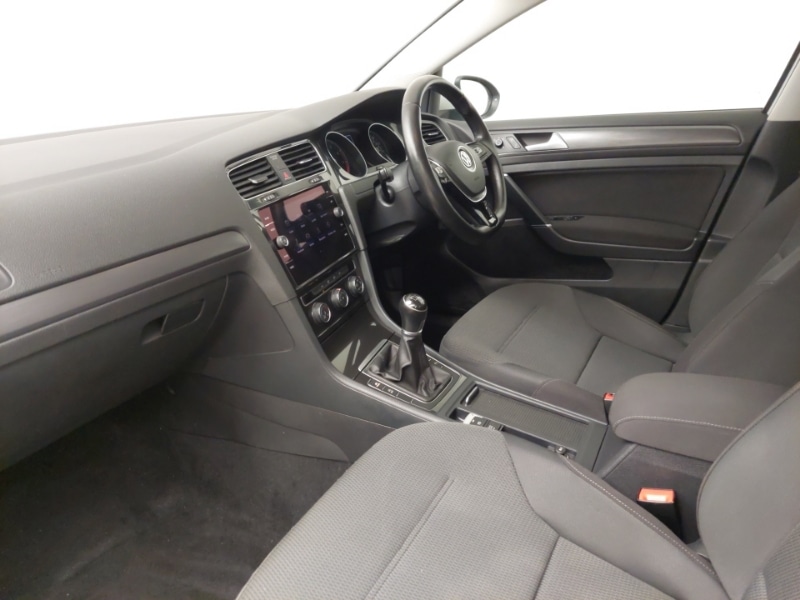 Used Volkswagen Golf 2017 for sale - 77265720: Photo 5