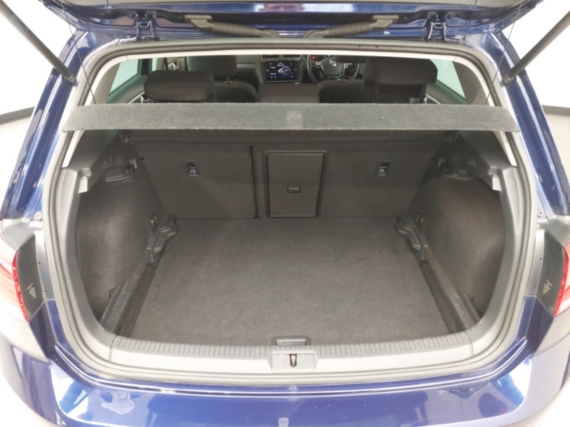 Used Volkswagen Golf 2019 for sale - 76506985: Photo 8