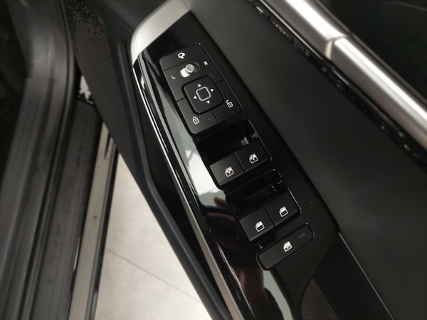 Used Kia EV6 2023 for sale - 76213519: Photo 12