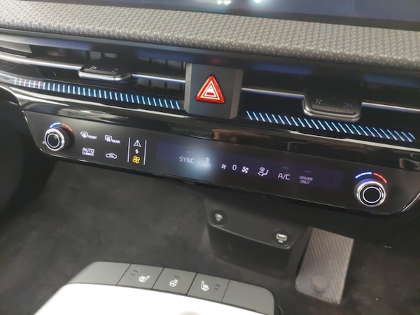 Used Kia EV6 2023 for sale - 76213519: Photo 15
