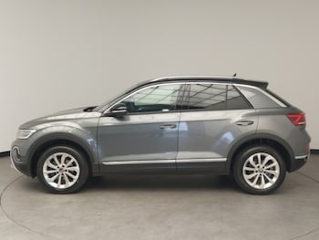 Used Volkswagen T-Roc 2023 for sale - 75633971: Photo
