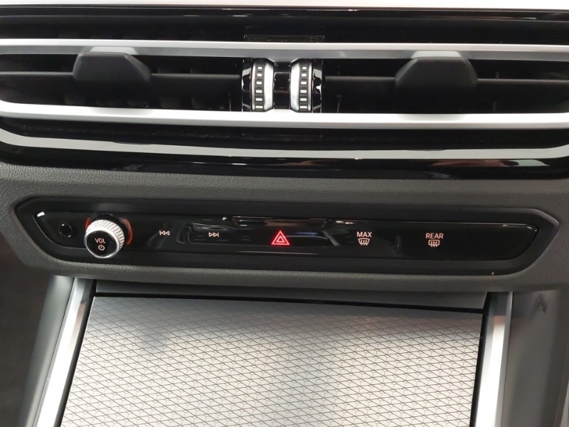 Used BMW 3 Series 2024 for sale - 77325228: Photo 17