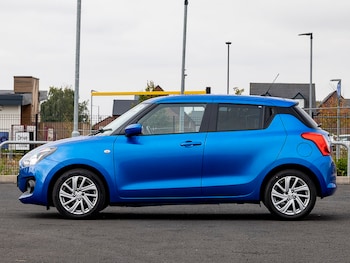 Used Suzuki Swift 2023 for sale - 79597628: Photo
