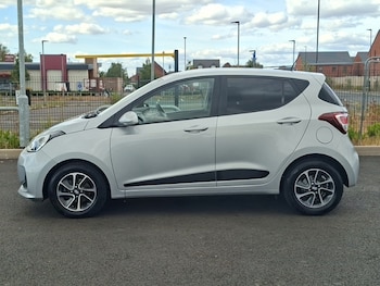 Used Hyundai i10 2017 for sale - 79440290: Photo